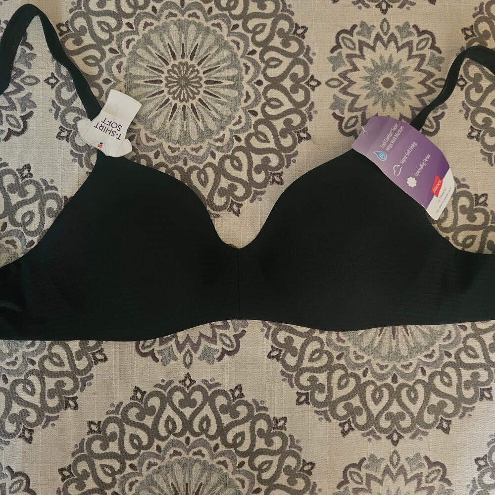Hanes NWT Black Padded Cool Comfort T-Shirt Bra Size 34B